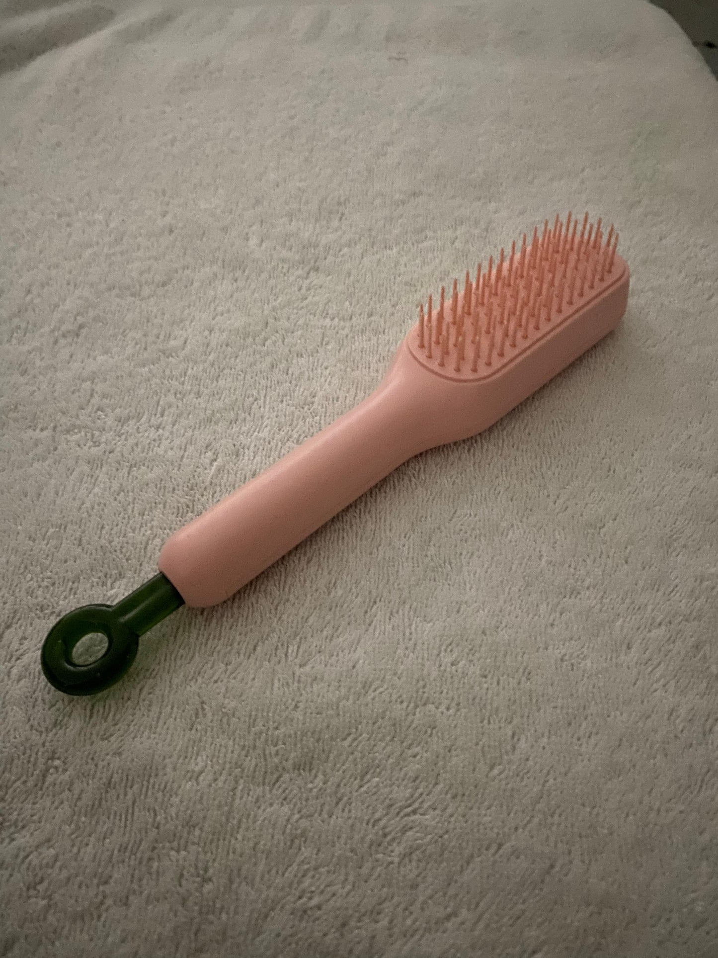 ✨El Cepillo Inteligente que se Limpia Solo con un Clic + 🎁 Incluye GRATIS una Peineta para Planchar tu Cabello