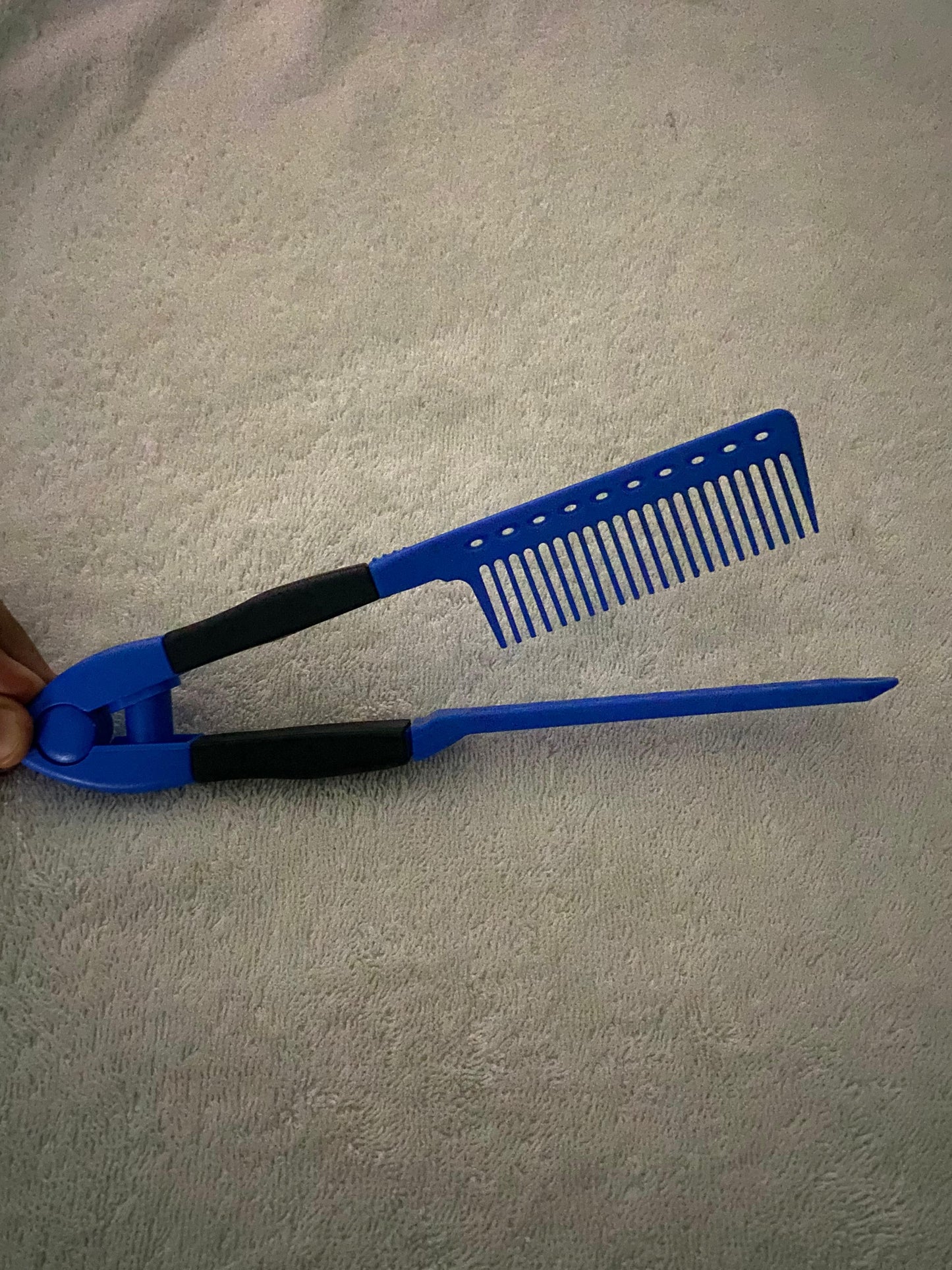 ✨El Cepillo Inteligente que se Limpia Solo con un Clic + 🎁 Incluye GRATIS una Peineta para Planchar tu Cabello